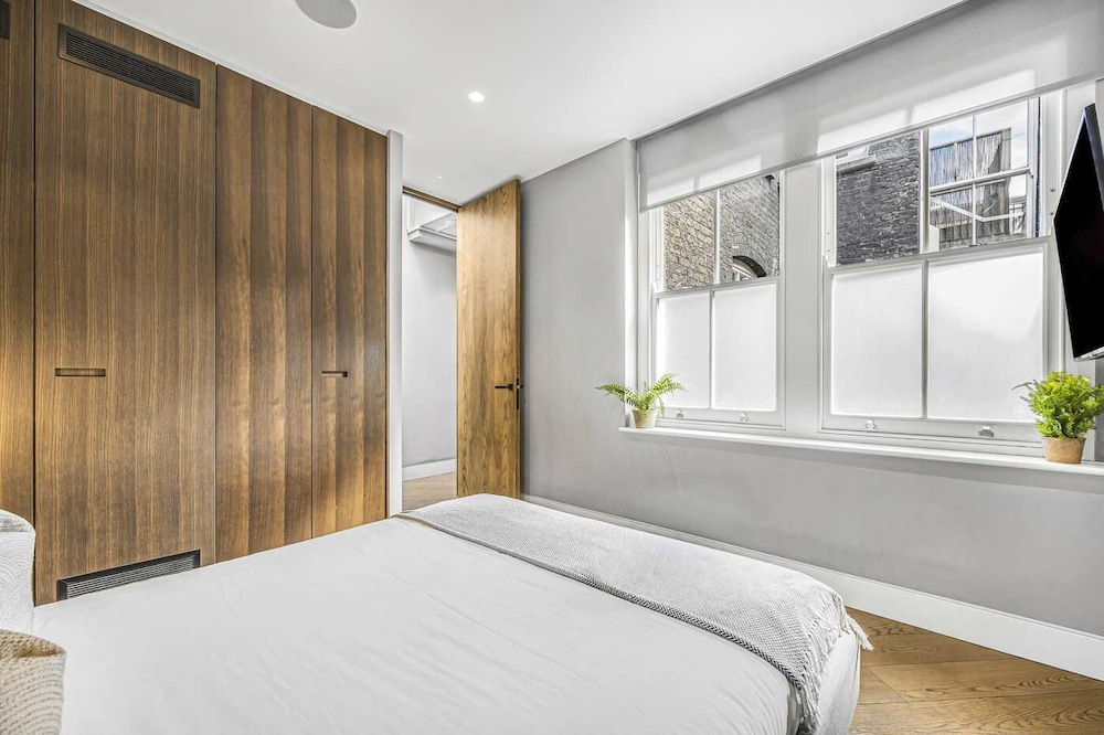 The Legacy Apartment - Soho - by Frankie