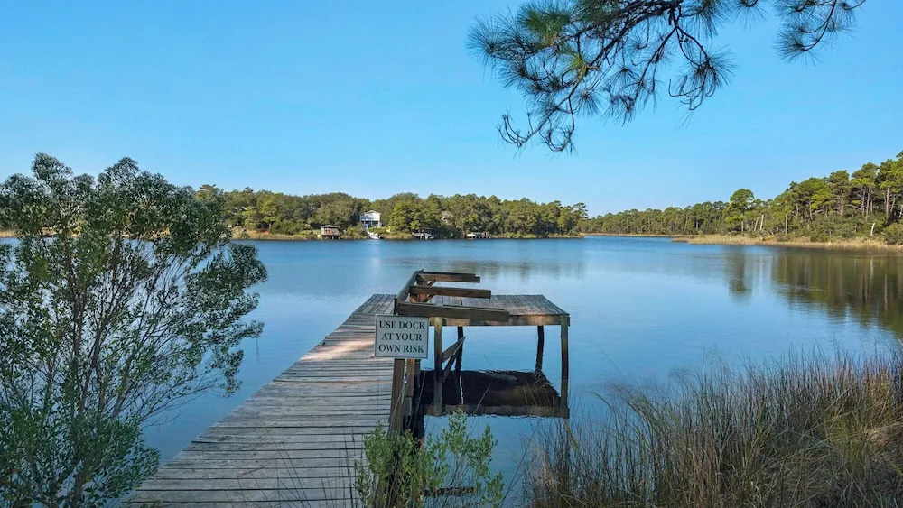 Seagrove 2BR Near Lake & Beach + Free Tickets: Bikes, Dolphin Cruise & More!