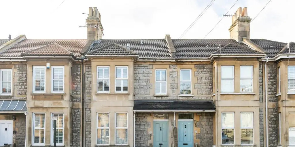 Modern & Spacious 2 Bedroom Maisonette