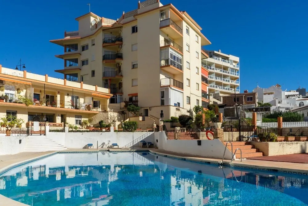 Lovely Beachfront Apartment with Sunny Balcony Ref 35