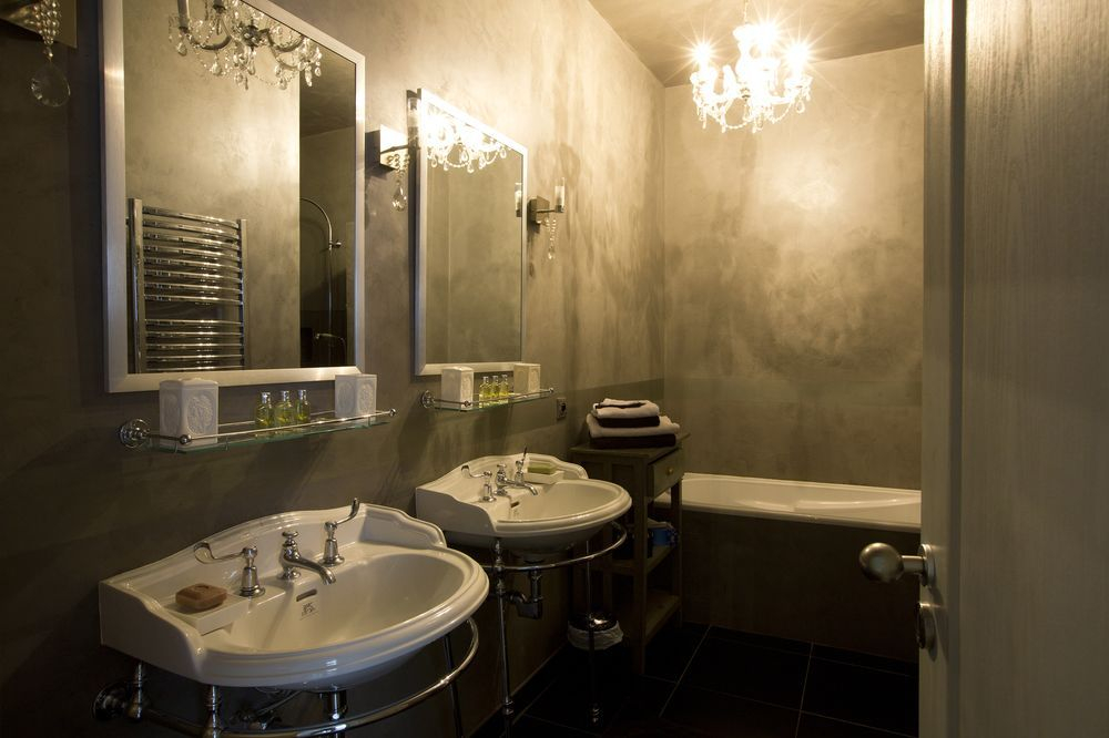 Domaine de Rhodes - 5 Chambres et 7 locations de vacances