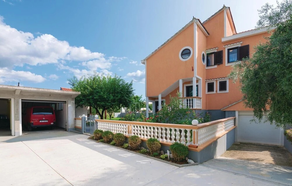 Awesome Apartment in Sukosan With 4 Bedrooms, Wifi and Outdoor Swimming Pool