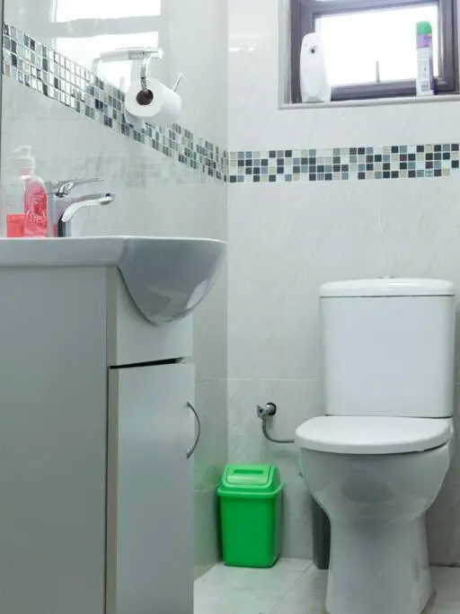 Netflix/WI-FI, 3 bedroom and free parking