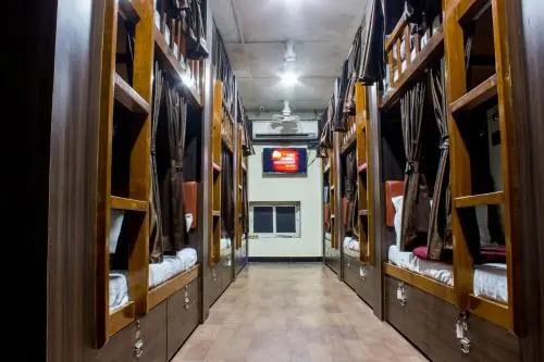 Basera Dormitory and Separate Cabins for Group in Andheri East - Marol