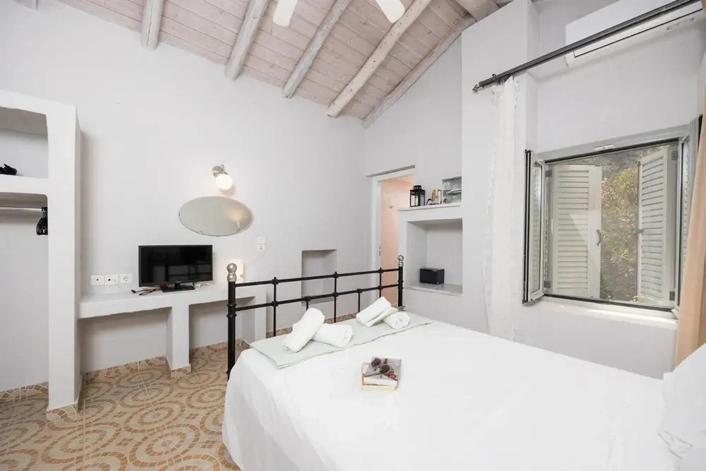 Aimilia Cottage in Longos
