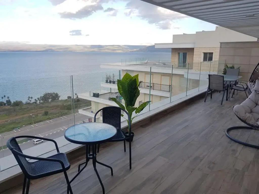 King David breathtaking LAKE VIEW 4BDR PENTHOUSE
