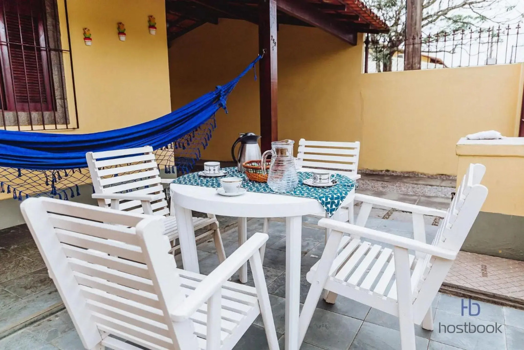 Casa a 300 metros da praia do Centro - WIFI 200MB - Netflix - 2 Quartos - Cozinha equipada - Churrasqueira - Pet friendly - Quintal