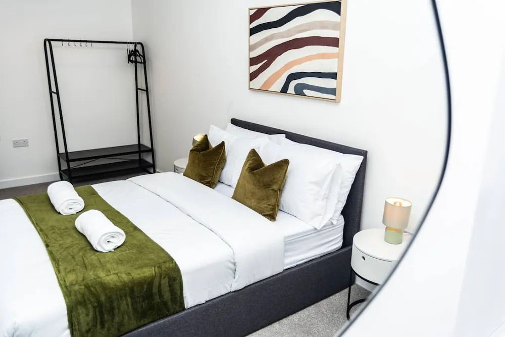 Belgrave Village | Central Apartment