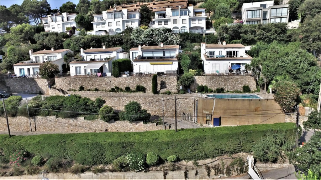 Sol y Mar 8-Maison jumelée avec terrasse, piscine et parking communautaire, surplomb de mer