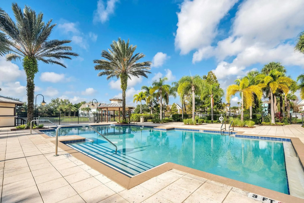 2 Bedroom Vacation Condo (2011)
