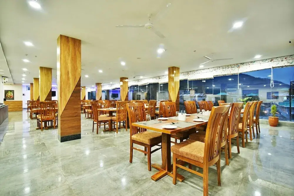 Dhauladhar Hills Resorts