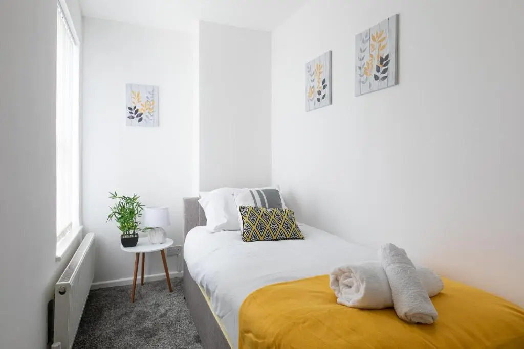 Unique Contractor House & Close to Derby Arena and Hospital & Parking by ComfyWorkers