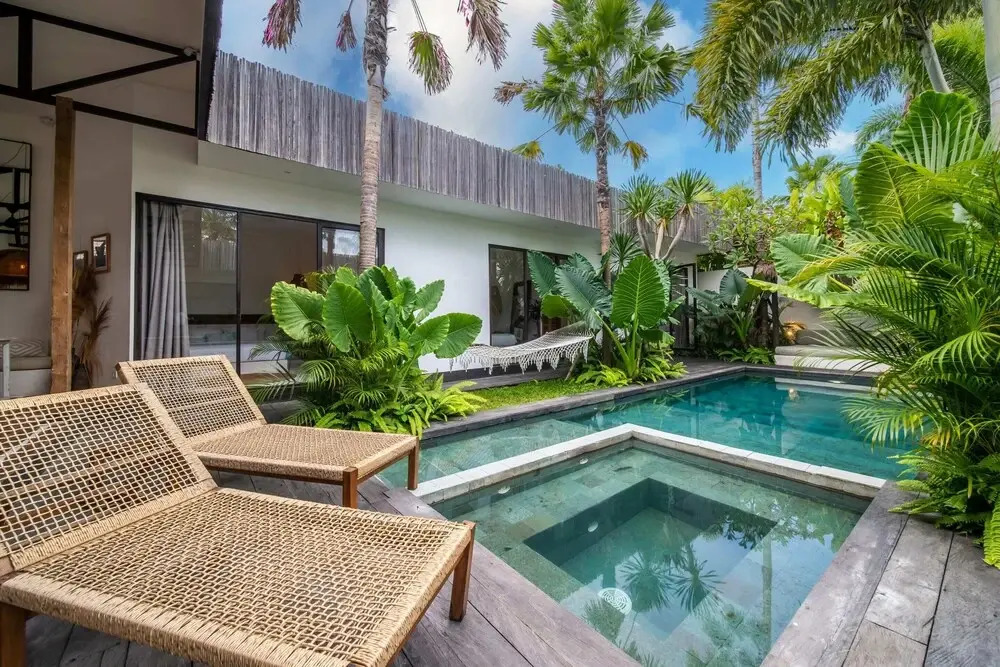 Tropical Design, Private Villa Complex, 6 BR, Umalas With Staff