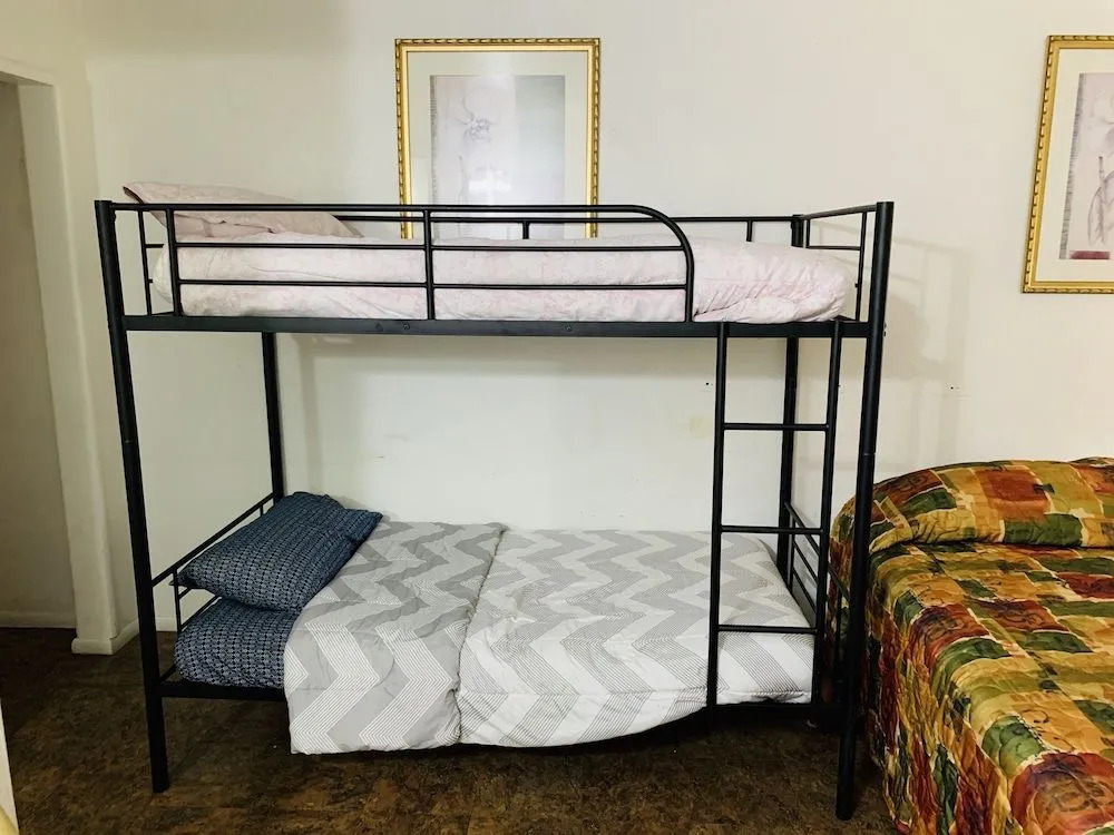 Pacheco Pass Motel