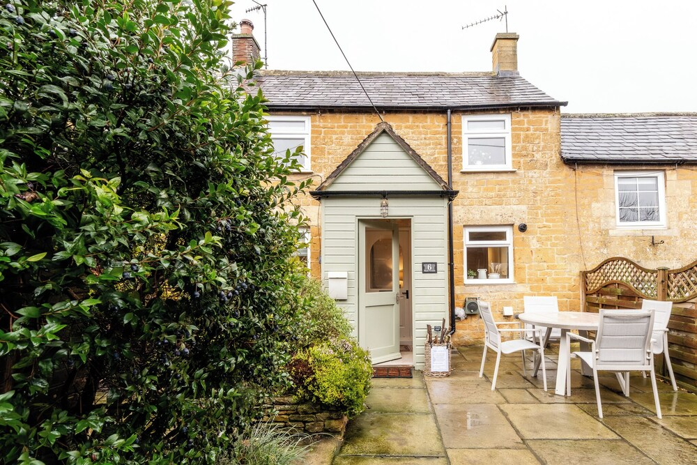 Beautiful 2 BD Cottage in the Cotswolds