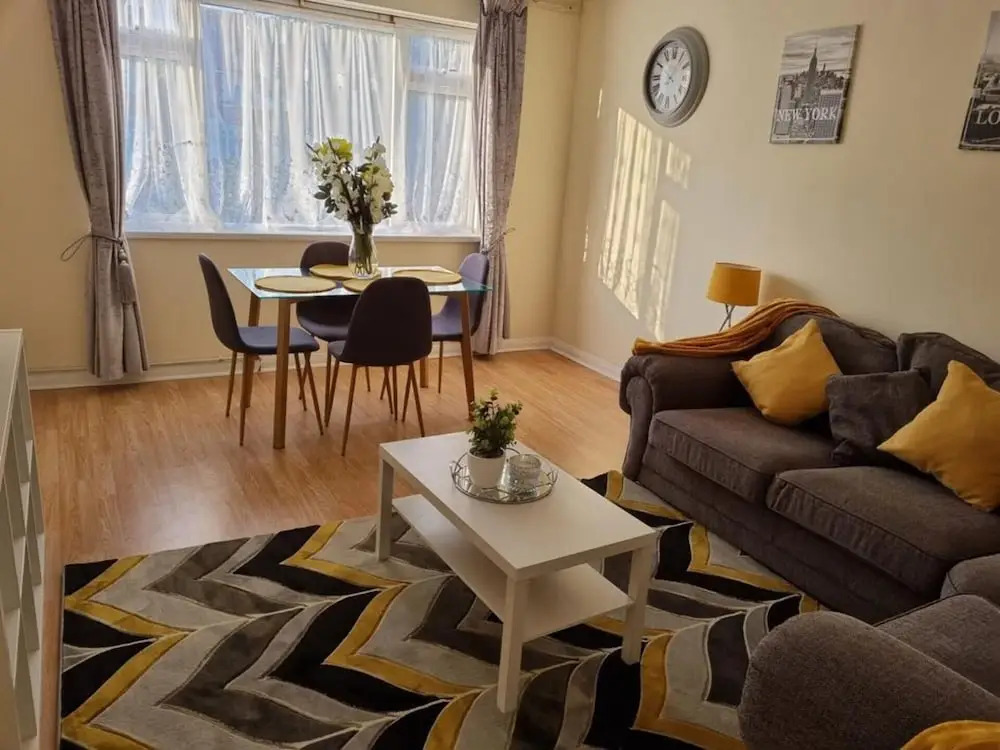 Captivating 2-bed Apartment in Belvedere
