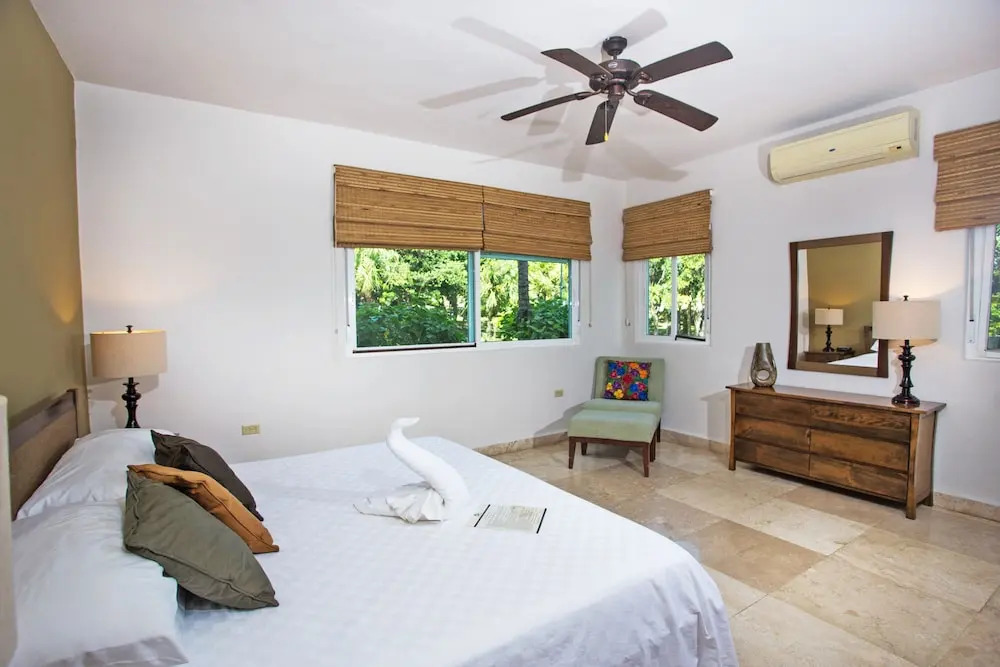 Izcalli Luxury Villa