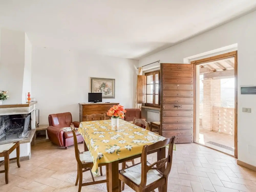 Apartment near Donatello Sculpture