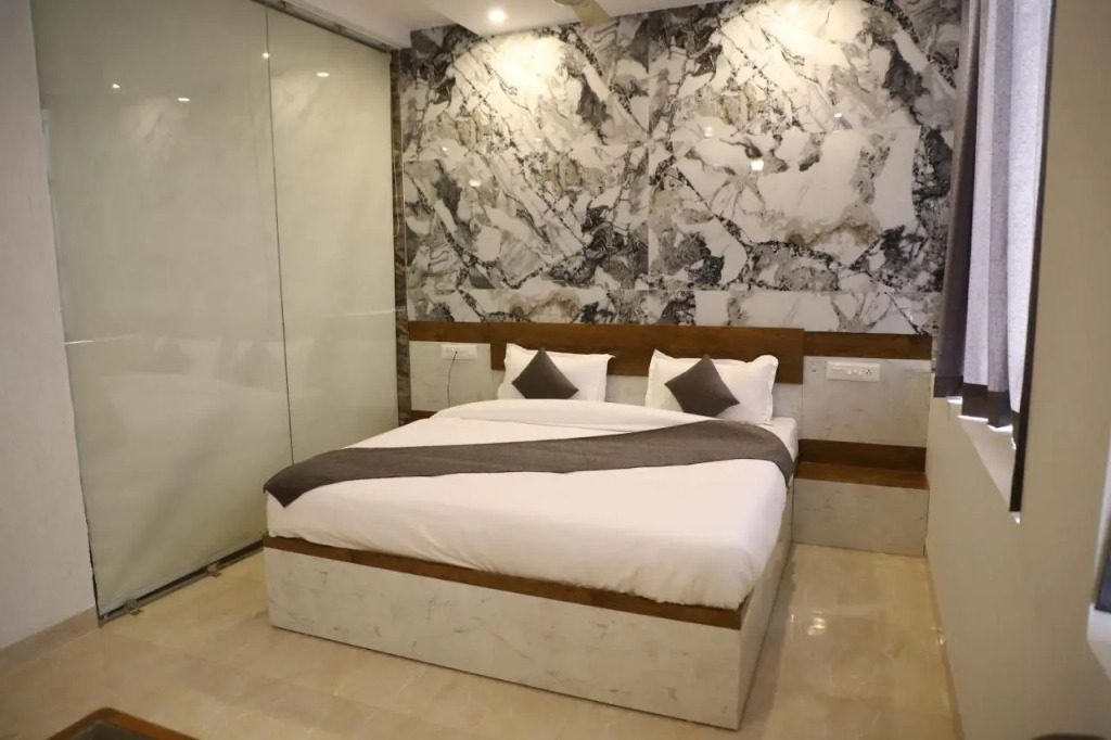 Ivory Hotel