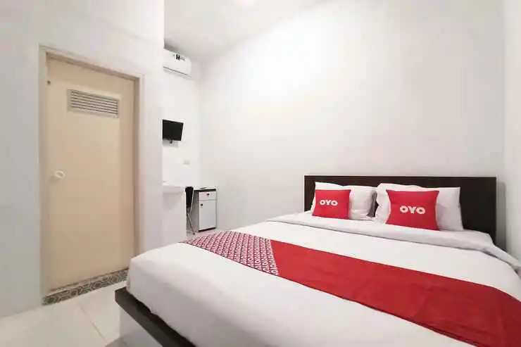 OYO 3695 33 Avenue