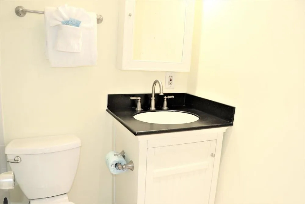 Jamaica Royale T22 - 2 Br Condo