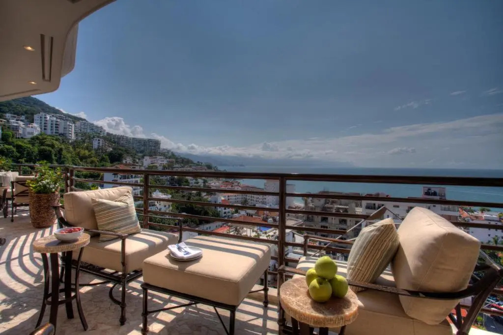 Pinnacle Resorts 180