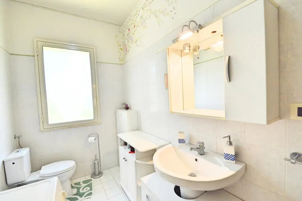Villa Erika - Charming Villa in Residence With Swimming Pool Near the sea