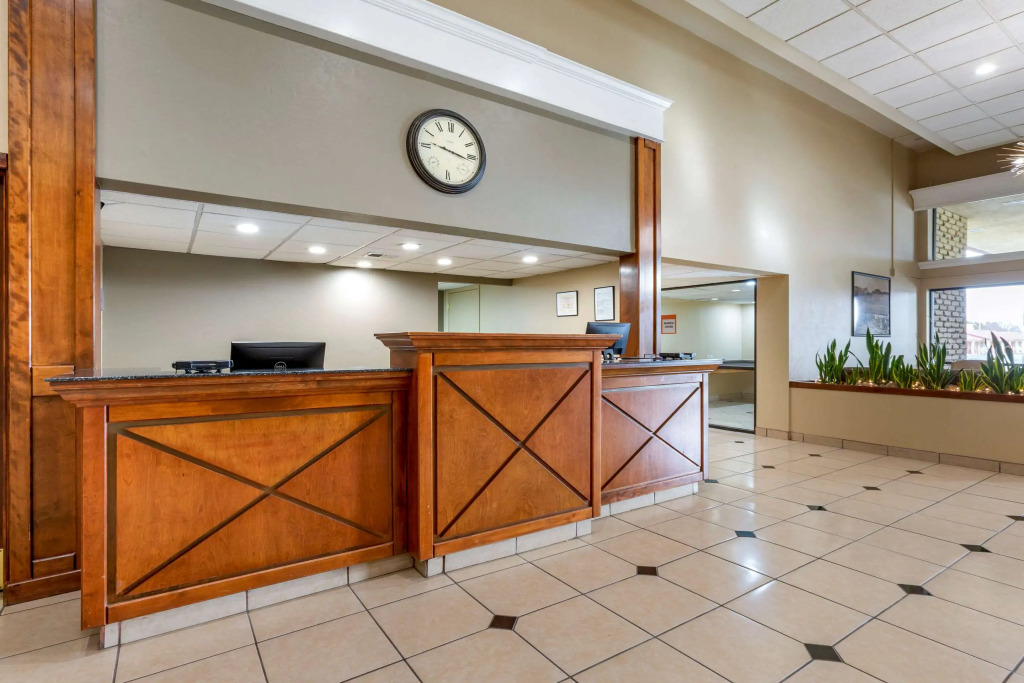 Clarion Inn & Suites Roswell
