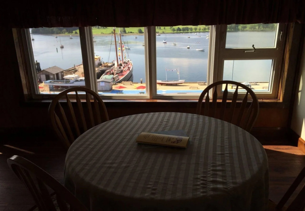 The Dockside Inn & Restaurant