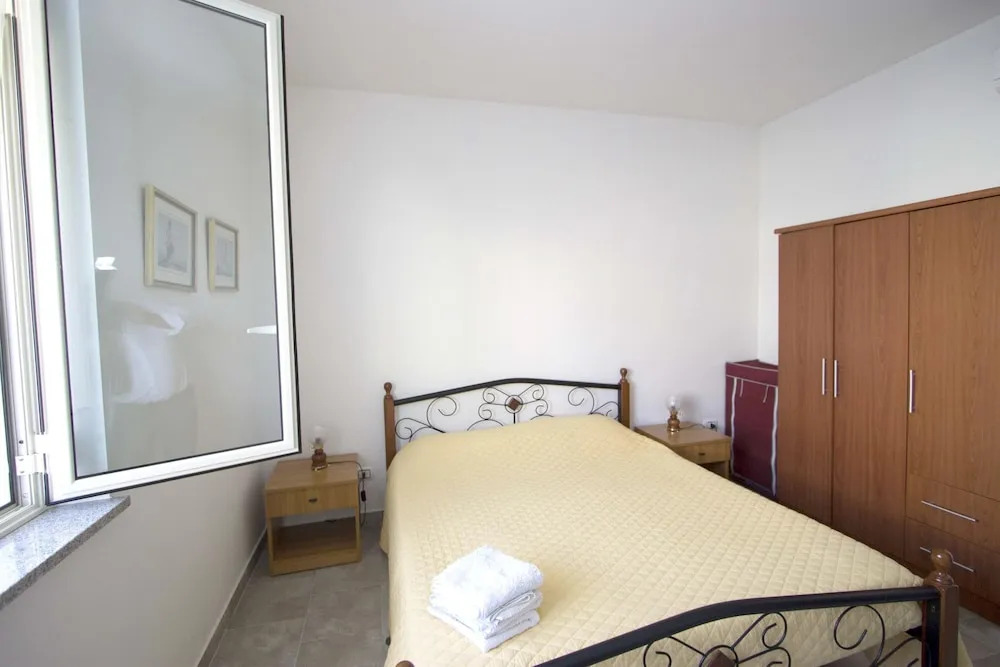 Apartment With 2 Bedrooms in Caulonia Marina, With Wonderful sea View,