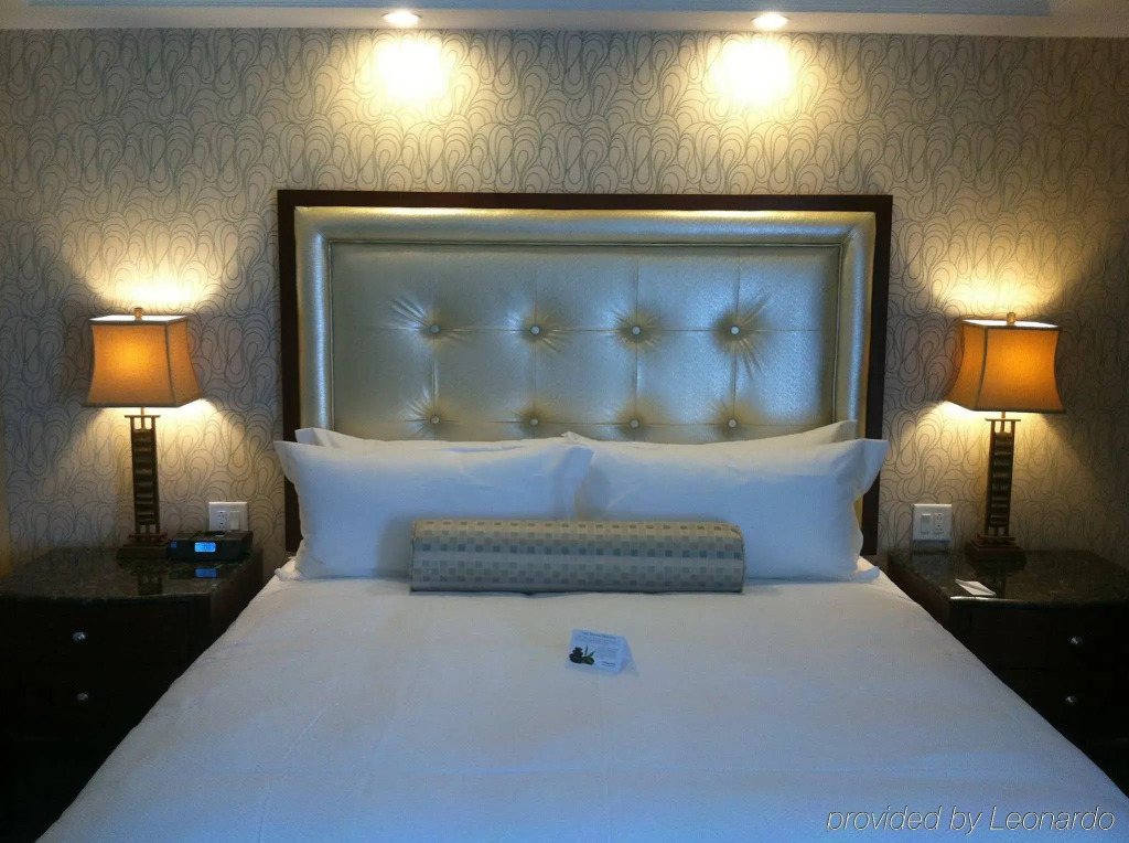Town & Country Inn and Suites