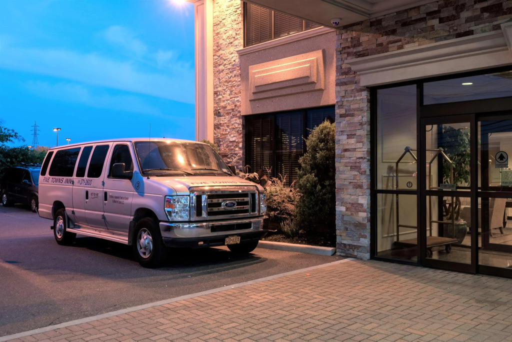 Five Towns Inn - JFK Airport