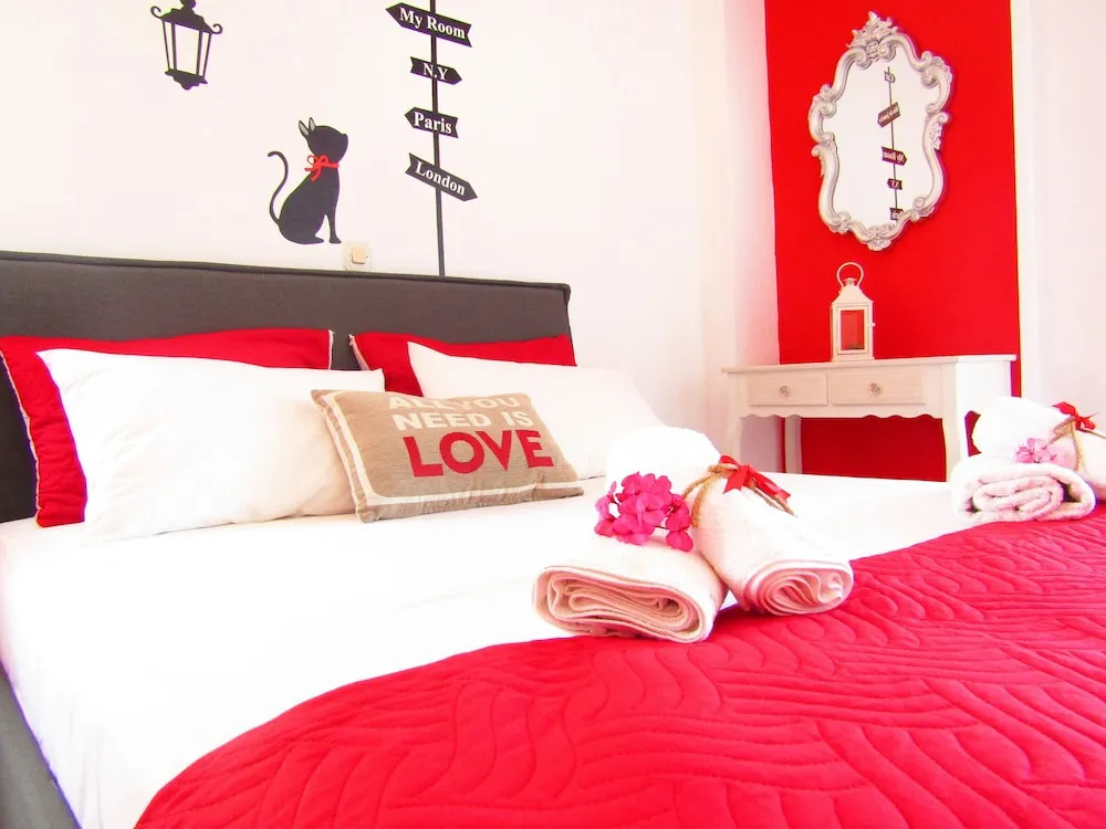 Aristos Apartments & Suites