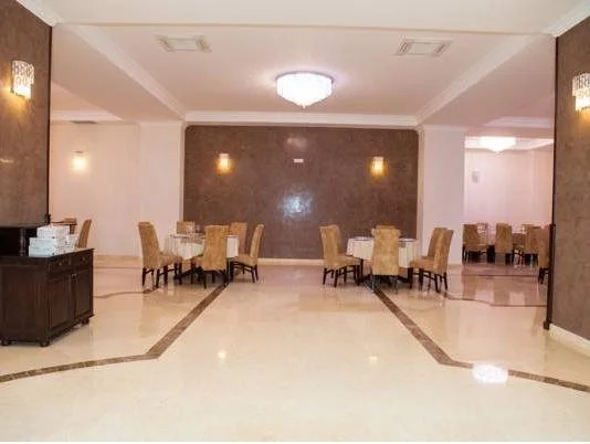 Albert Hotel