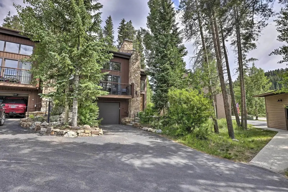 Walk to Lift: Townhome w/ Shuttle in Breckenridge!