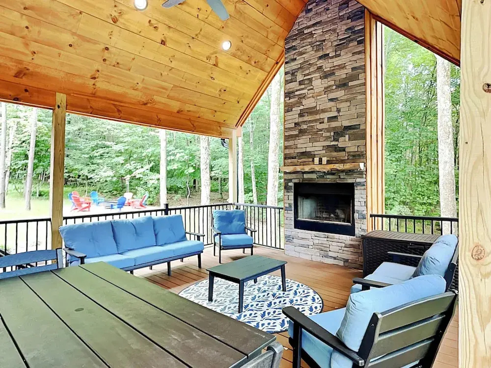 Honey Bear Hideaway
