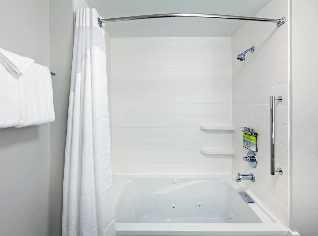 Holiday Inn Express & Suites Tulsa South - Woodland Hills by IHG