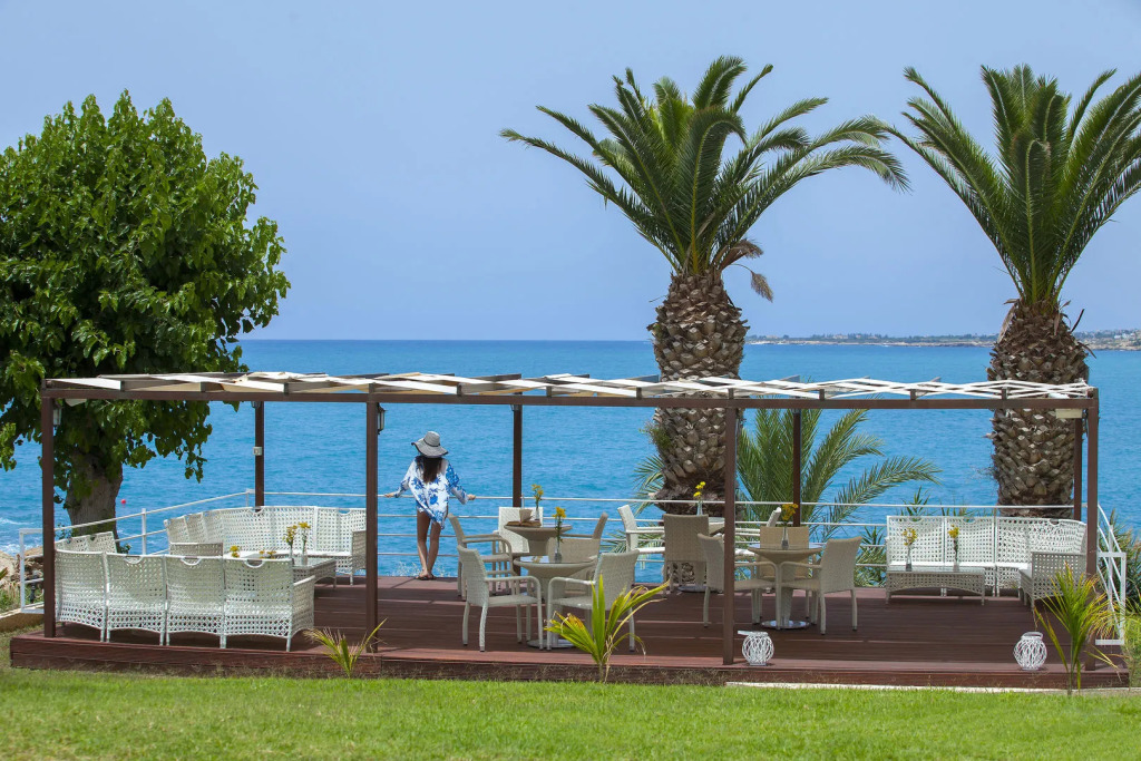 Queens Bay Hotel