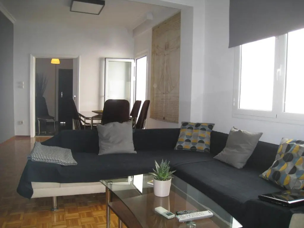 Apartment In The Middle Of Everything