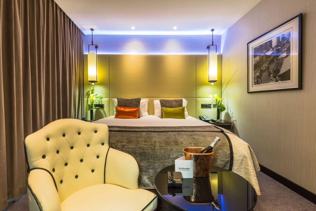Montcalm Royal London House, Autograph Collection