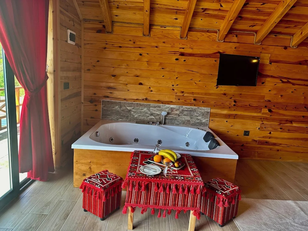 Celazeni̇ Bungalov