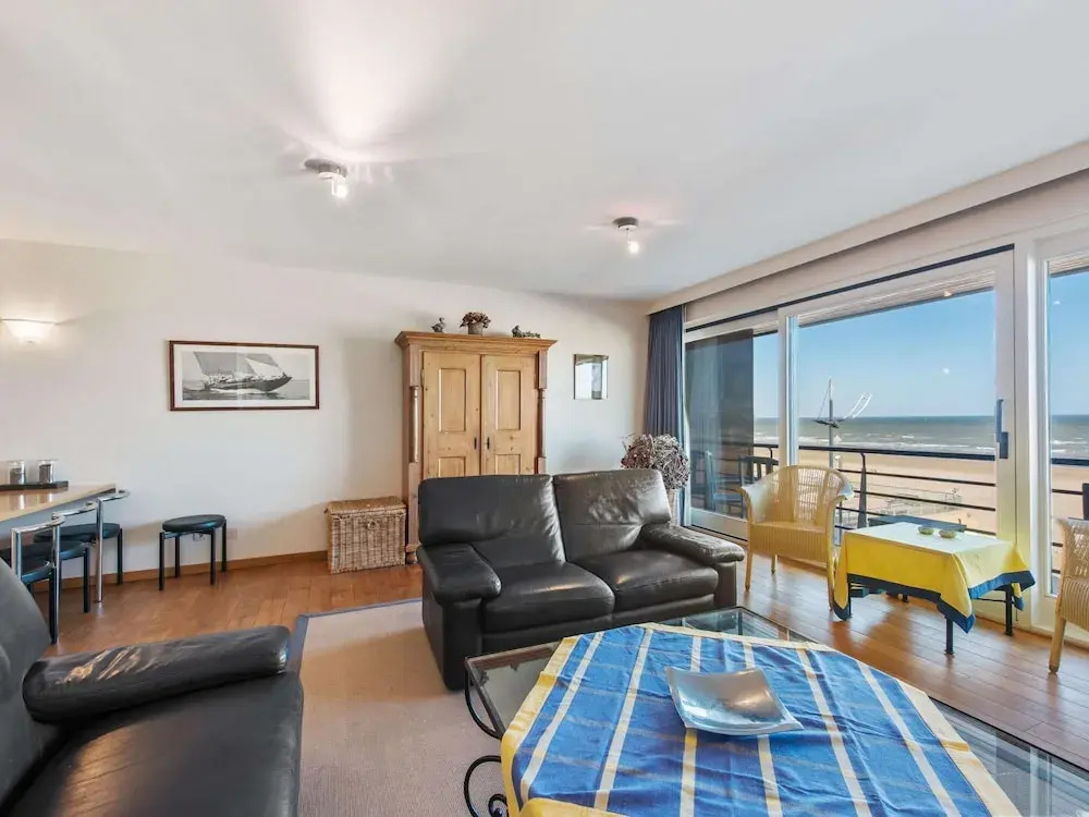 Royal 201 Seafront Apartment in a top Location