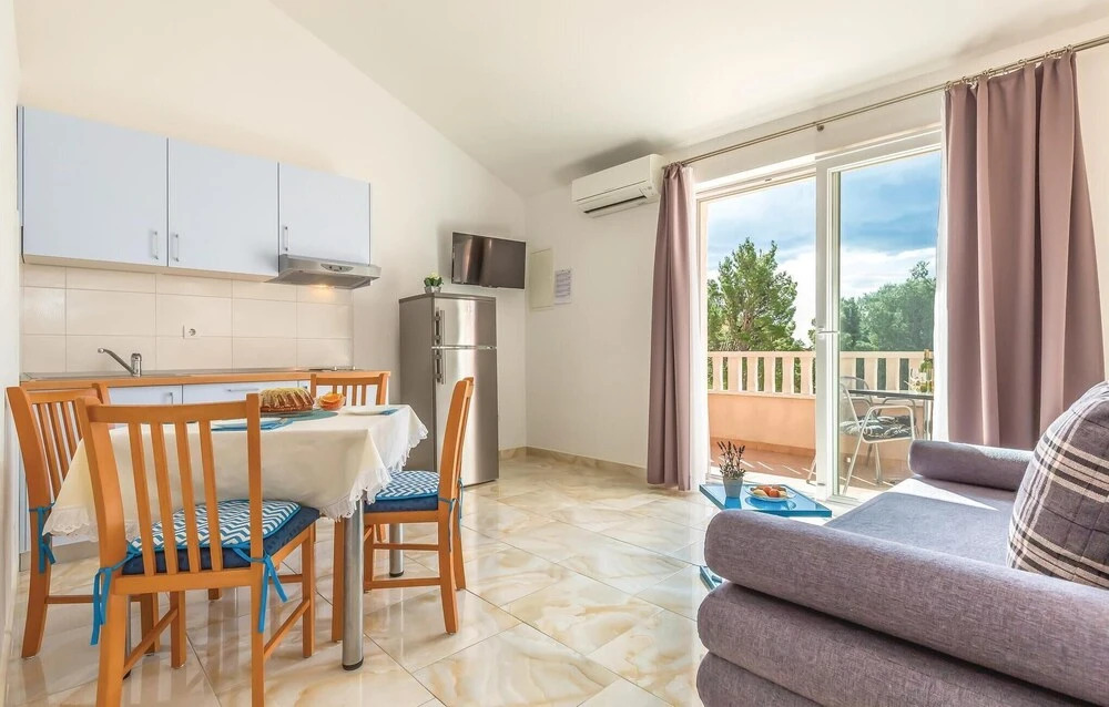 Amazing Home in Baska Voda With Wifi and 1 Bedrooms