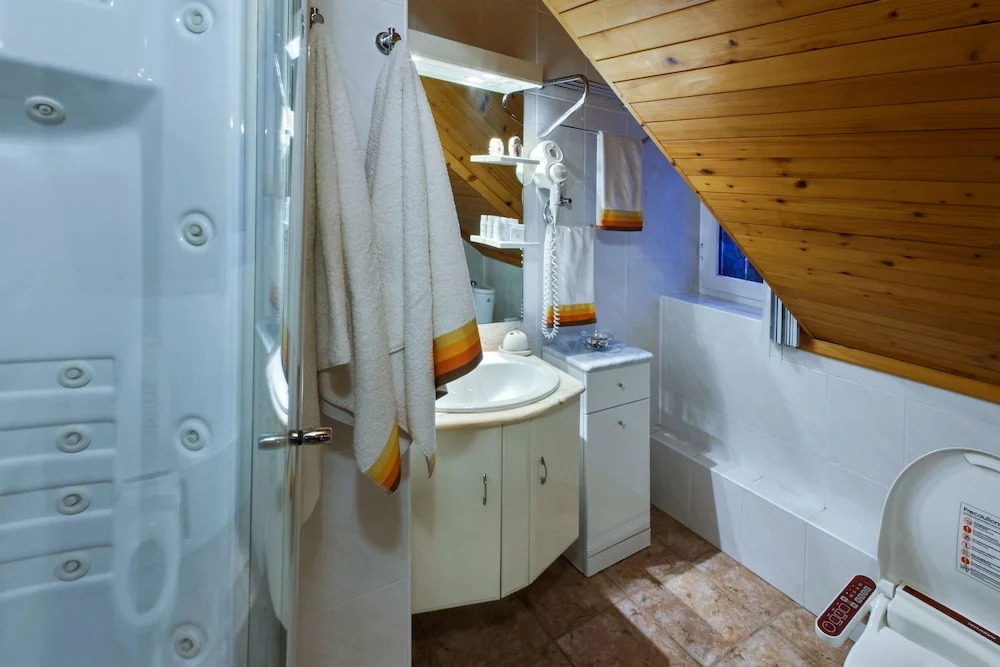 FOREST RETREAT Luxury Villas