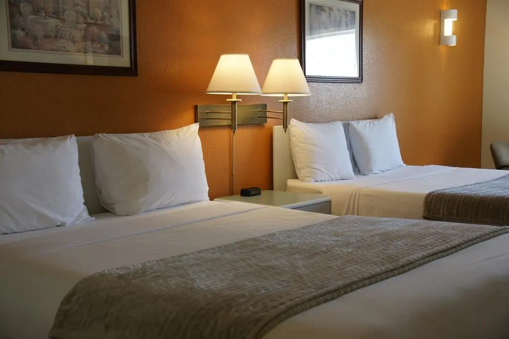 R&R Inn & Suites