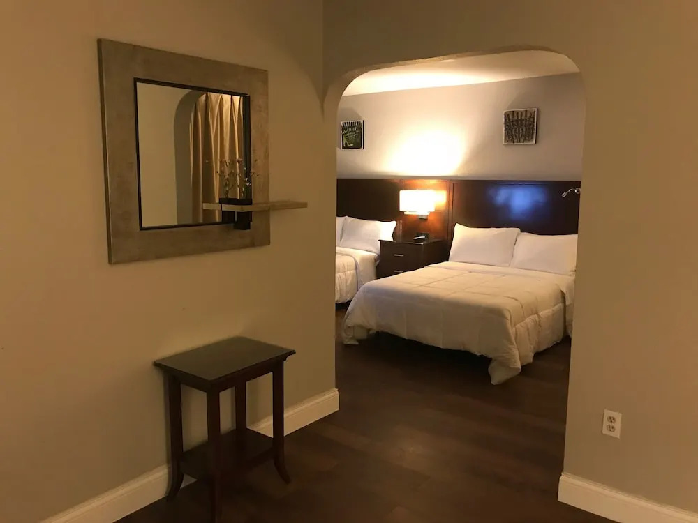 Stratus Suites Boutique Hotel