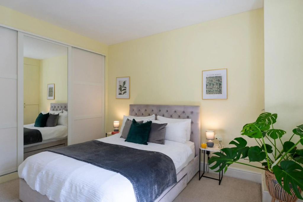 Entire 2 Bedroom Apartment In Central Cardiff