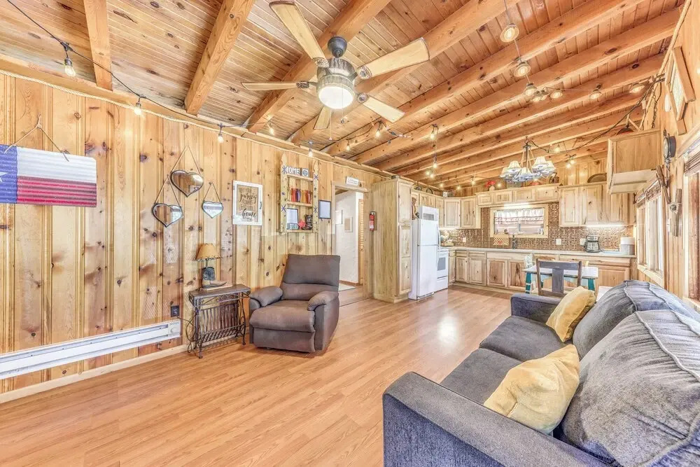 Ruidoso Cabin w/ Hot Tub - 2 Mi to Grindstone Lake