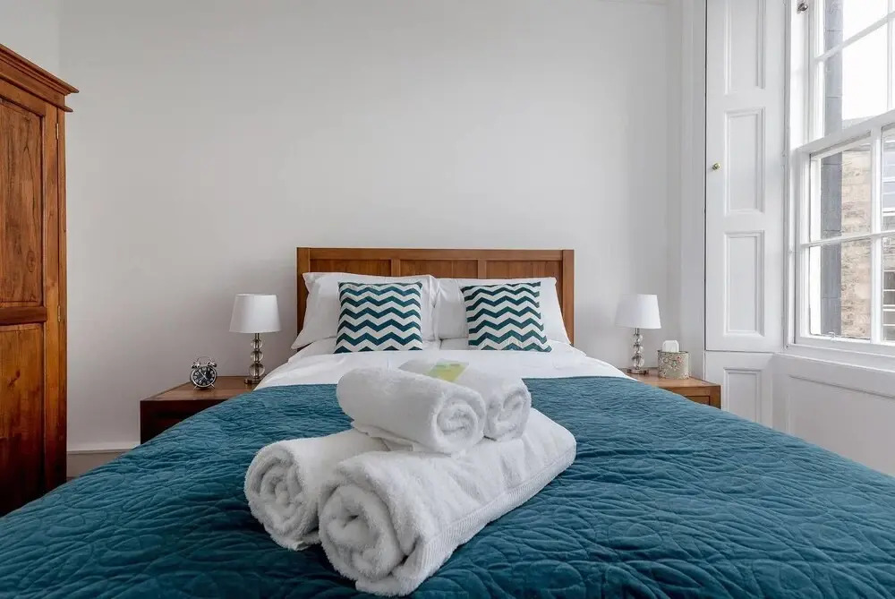 Heart of Edinburgh City Centre 3 Bedroom Georgian Apartment