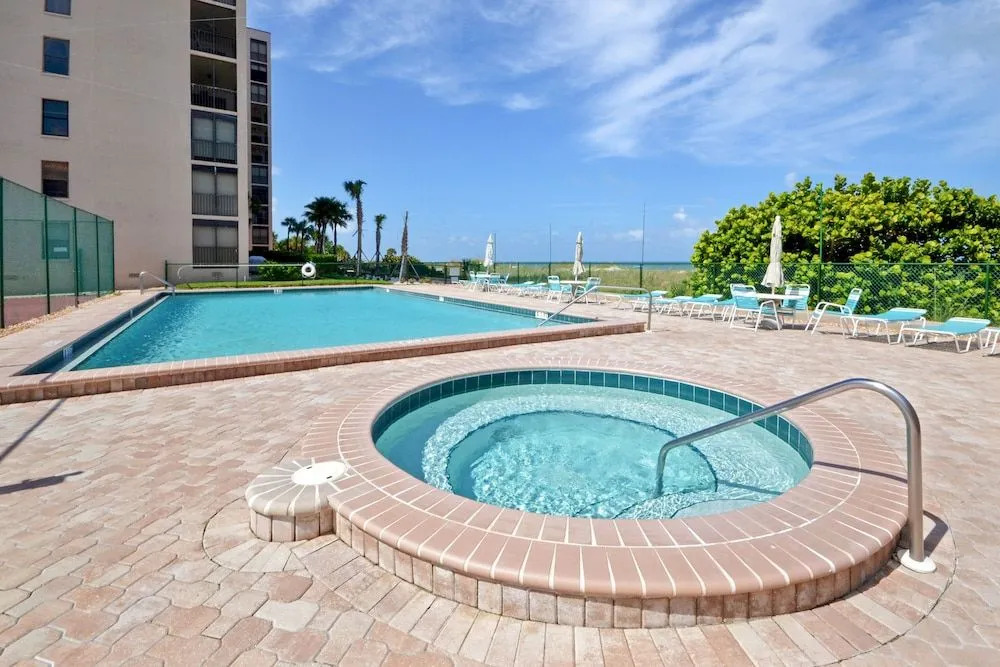 Reflections on the Gulf by Distinctive Beach Rentals